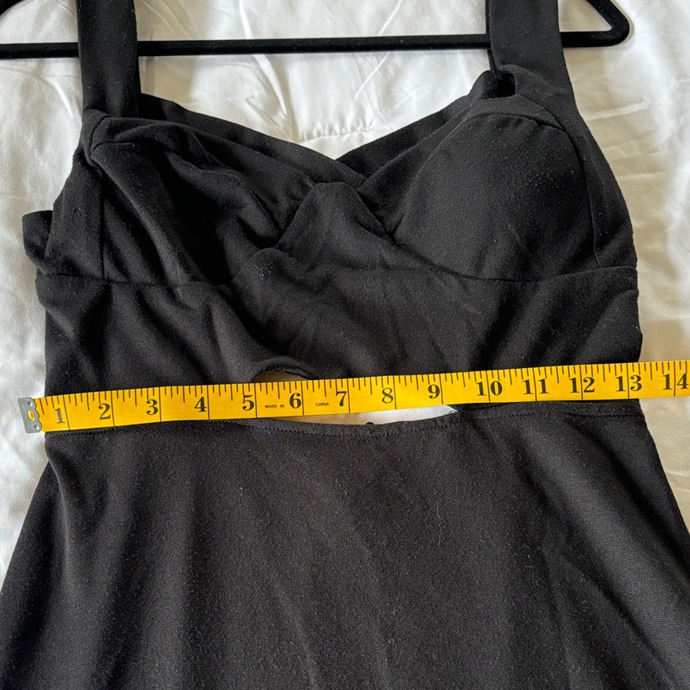 Black Sleeveless Cutout Dress - Picture 4 of 7